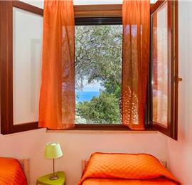 2 bedroom villa with jacuzzi & sea views, near Castellammare del Golfo, sleeps  4-5